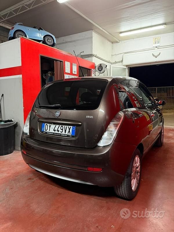 Usata Lancia Ypsilon 69 CV (50 kW) 2009 Marrone Utilitaria