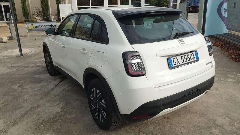 Usata Fiat 600 101 CV (74 kW) 2024 Bianco SUV