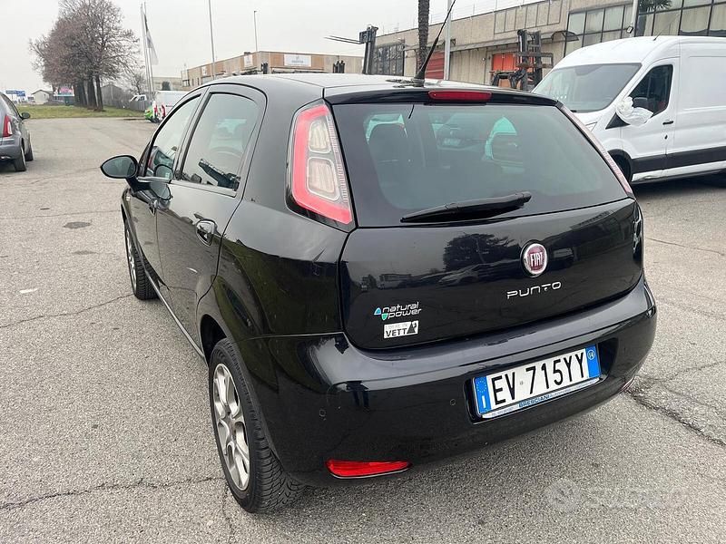 Usata Fiat Punto Lounge 77 CV (56 kW) 2014 Nero Utilitaria