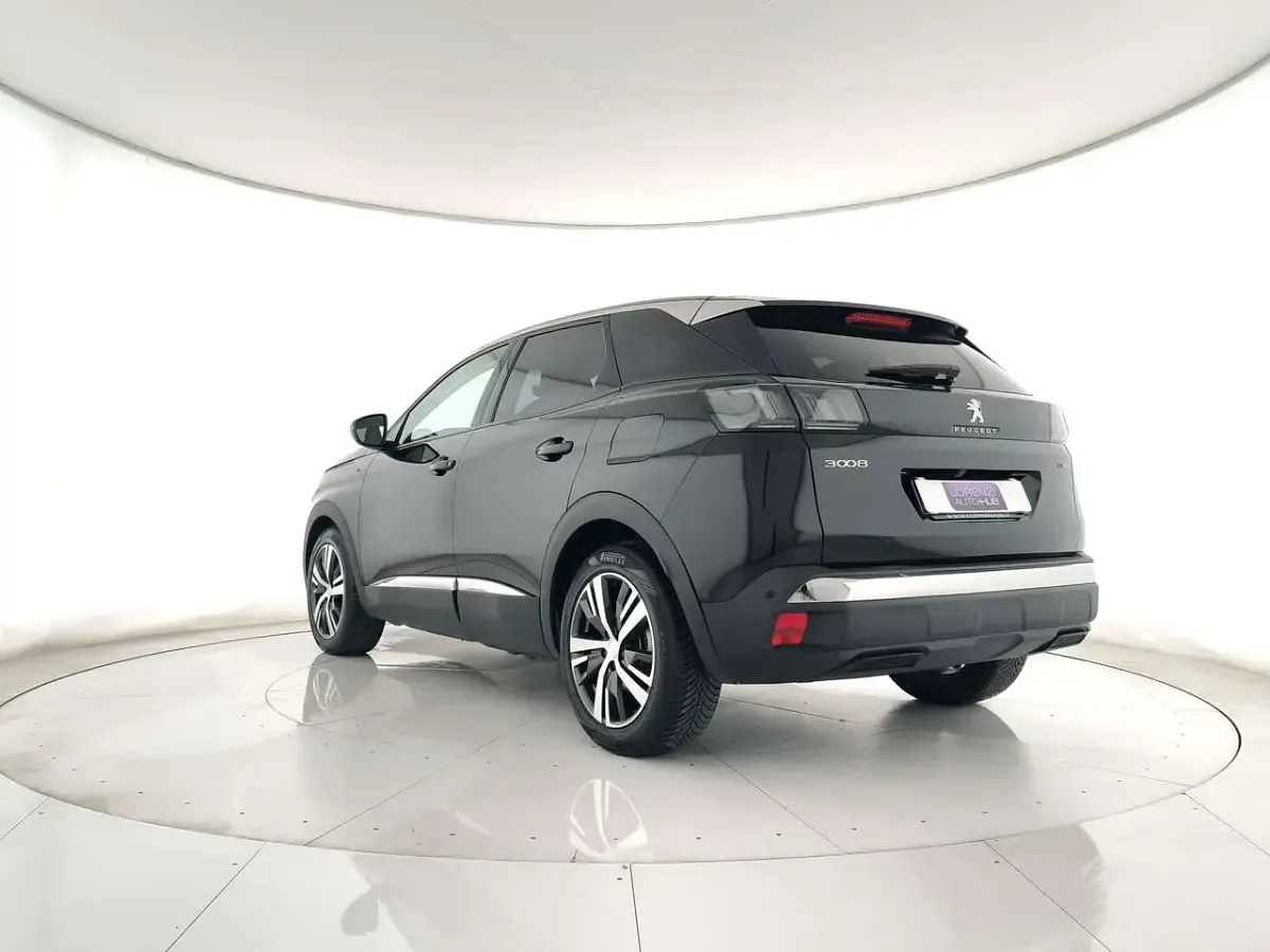 Usata Peugeot 3008 Allure 181 CV (133 kW) 2022 Nero metallizzato SUV