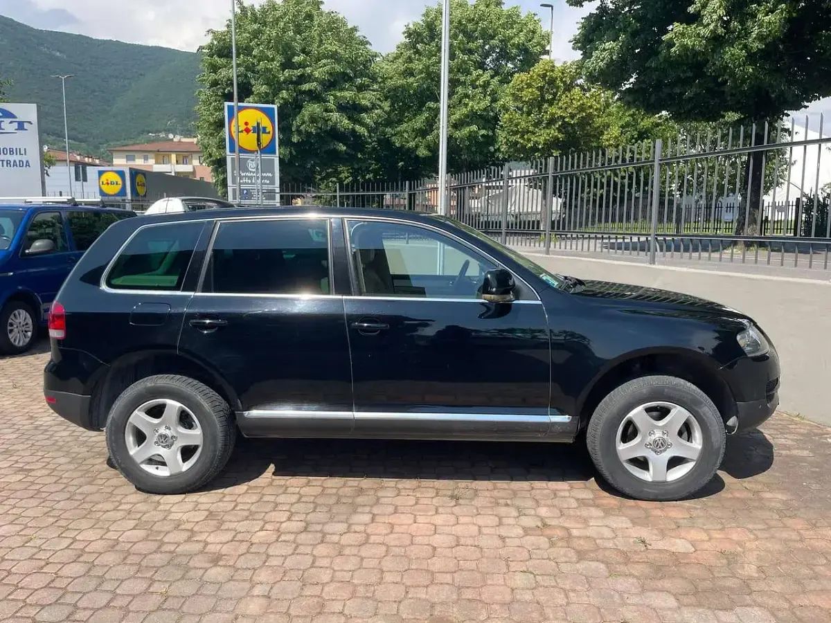 Usata VW Touareg R 174 CV (127 kW) 2005 Nero SUV