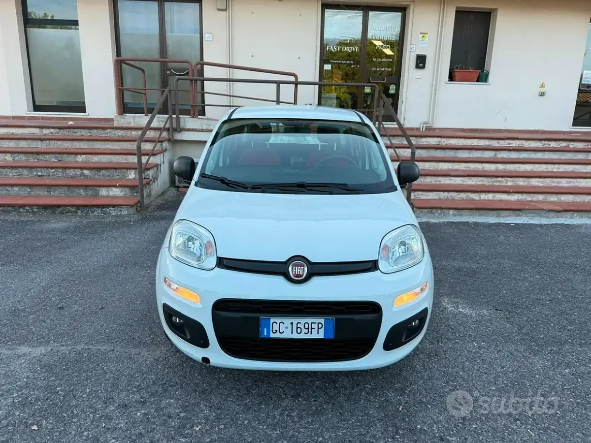 Usata Fiat Panda Lounge 69 CV (50 kW) 2020 Bianco Utilitaria