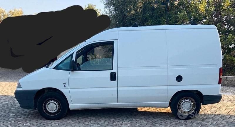 Usata Peugeot Expert 70 CV (51 kW) 2002 Bianco Furgone