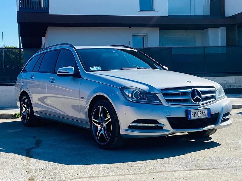 Usata Mercedes C220 170 CV (125 kW) 2012 Grigio Station wagon
