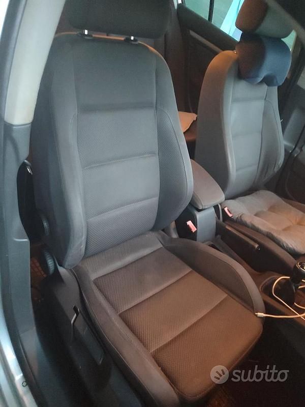 Usata VW Golf IV 140 CV (102 kW) 2004 Grigio Berlina