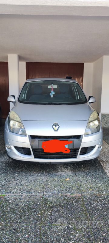 Usata Renault Scénic III 110 CV (80 kW) 2009 Grigio Monovolume