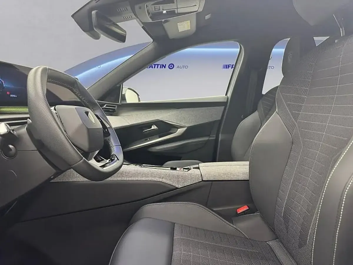 Usata Peugeot 5008 GT 196 CV (144 kW) 2025 Bianco SUV