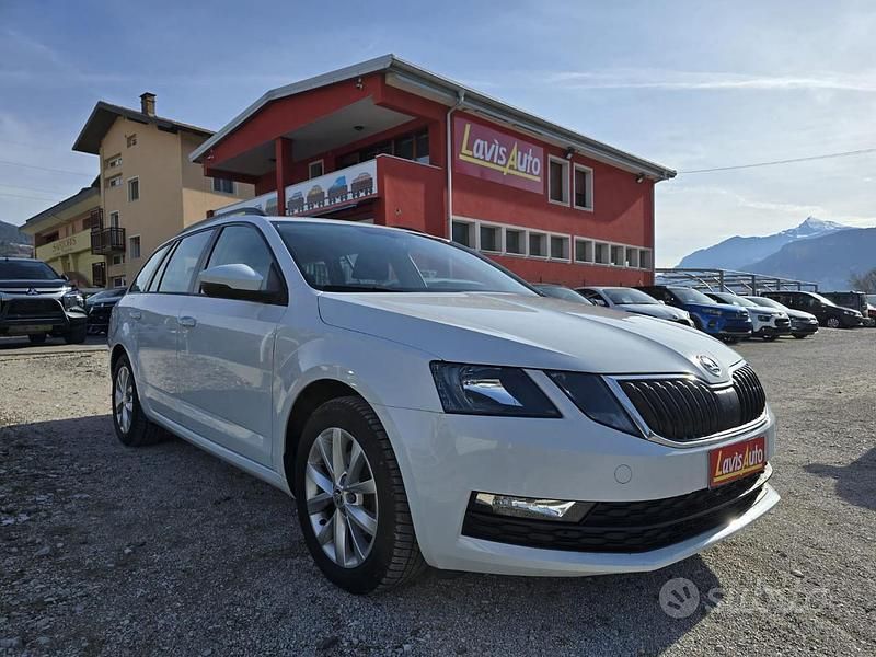 Usata Skoda Octavia Executive 116 CV (85 kW) 2020 Bianco Station wagon