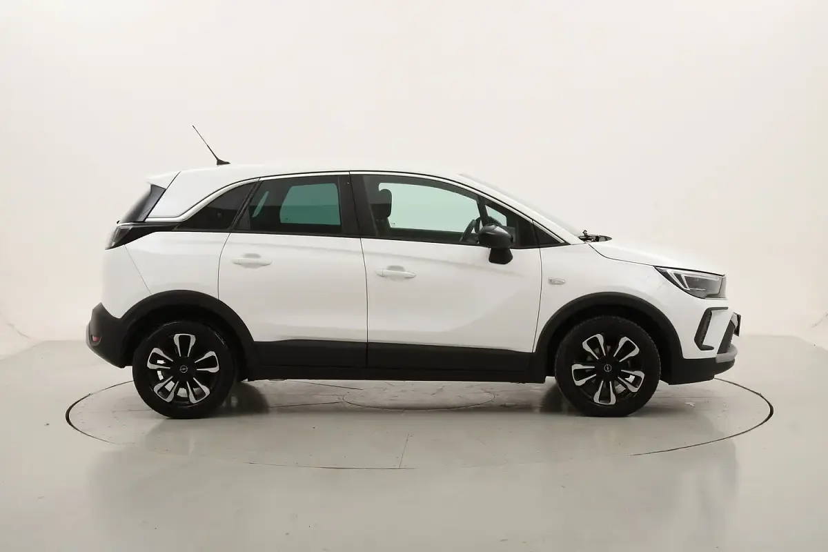 Usata Opel Crossland Elegance 110 CV (80 kW) 2023 SUV
