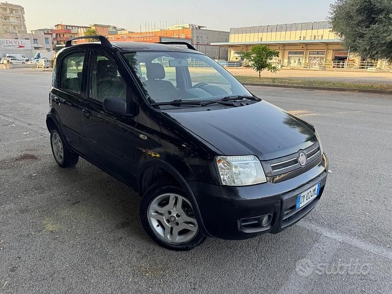 Usata Fiat Panda Climbing 59 CV (43 kW) 2010 Nero Utilitaria