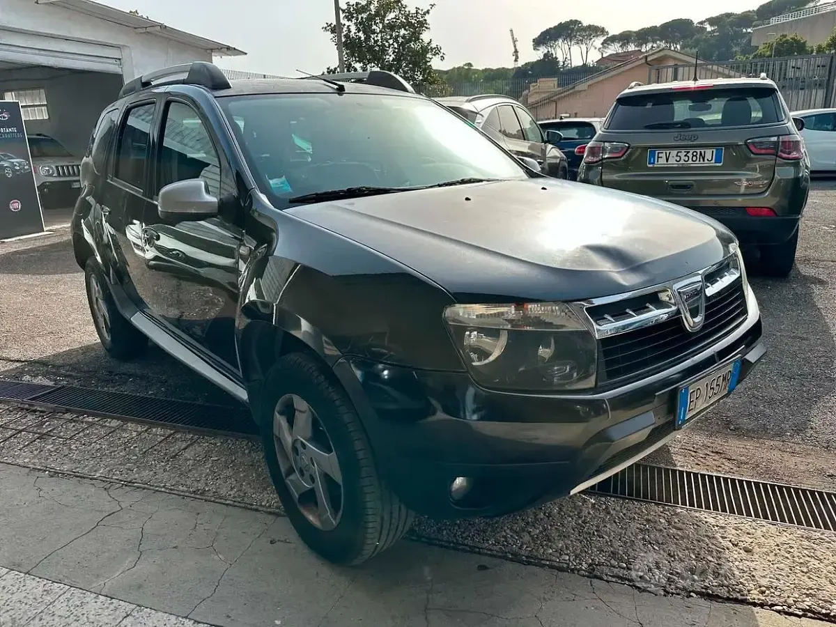 Usata Dacia Duster Lauréate 105 CV (77 kW) 2012 Nero SUV
