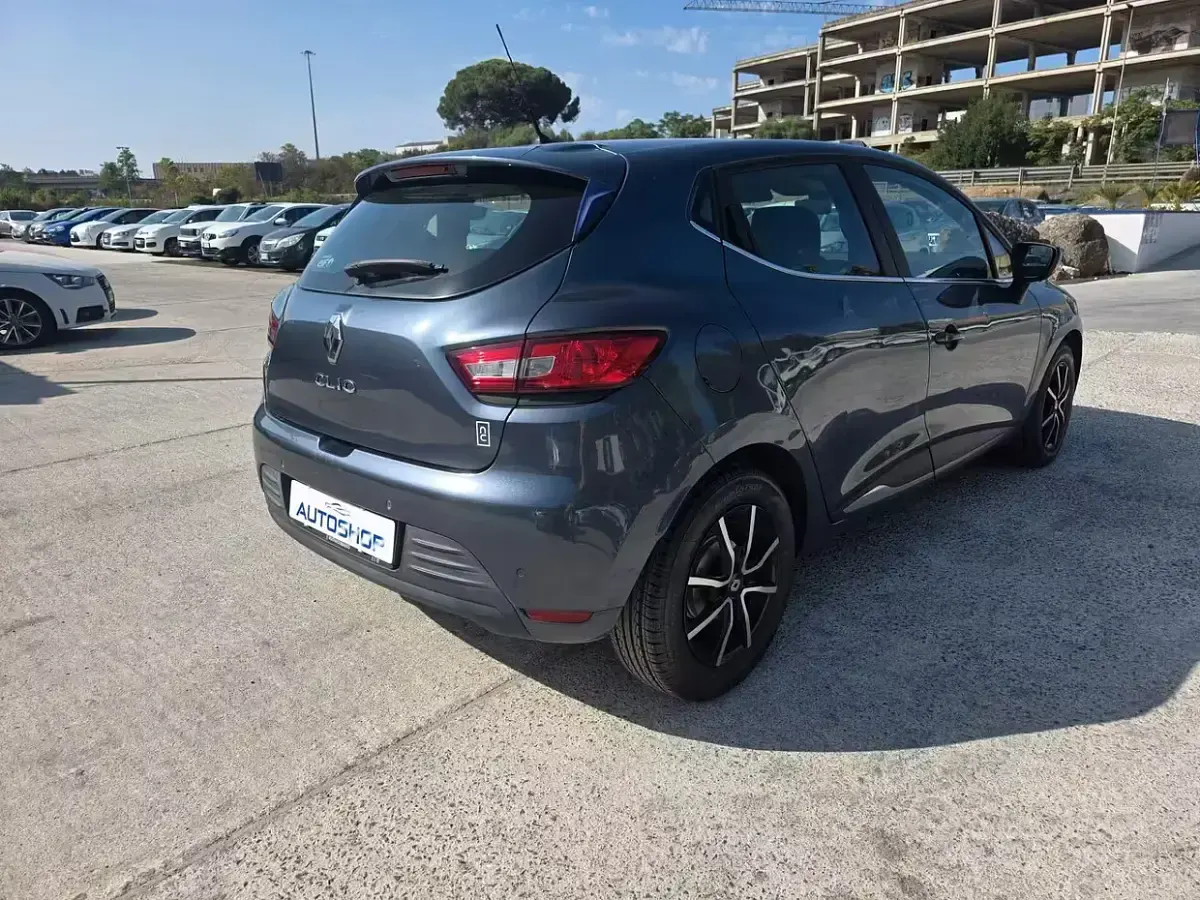 Usata Renault Clio IV Life 75 CV (55 kW) 2017 Grigio Berlina