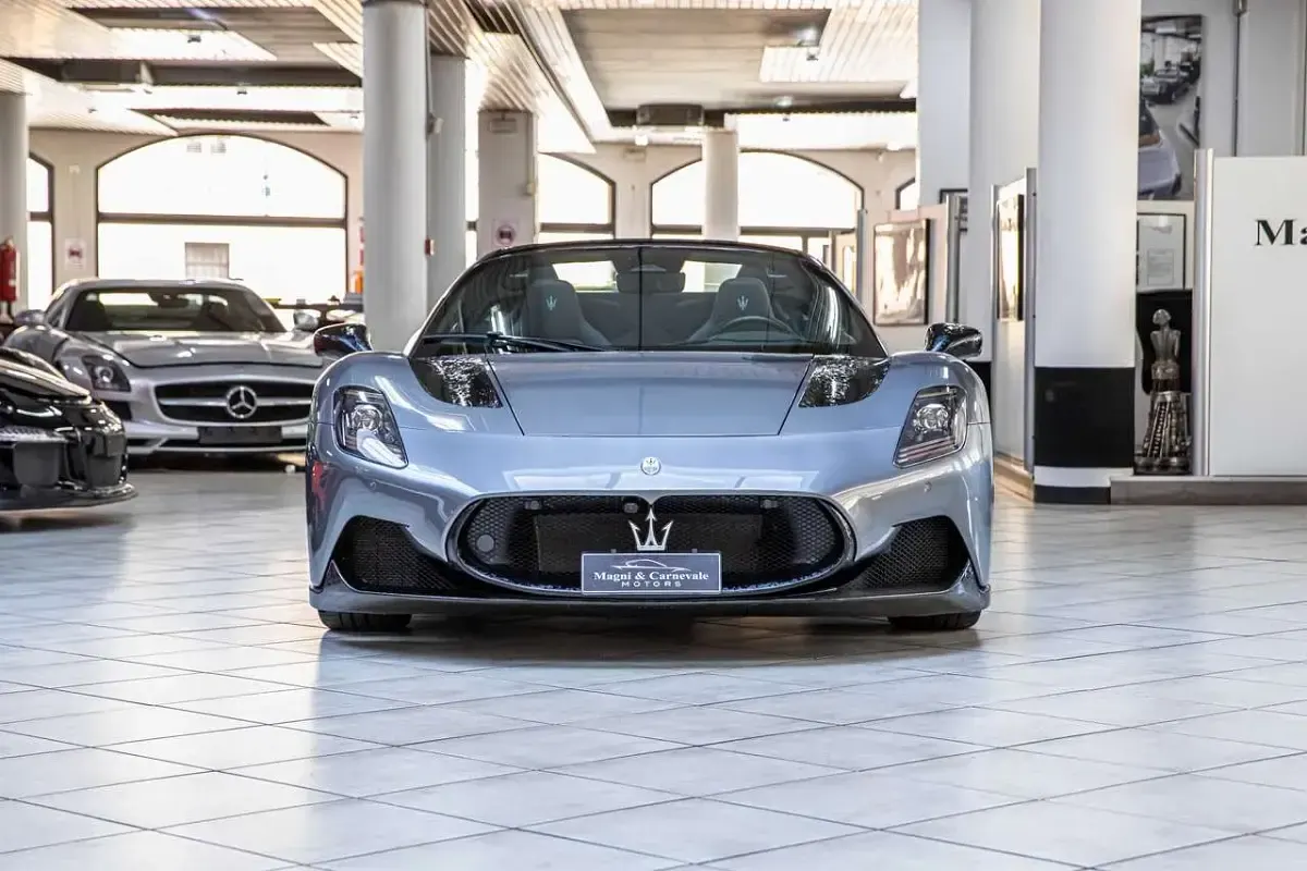 Usata Maserati MC20 630 CV (463 kW) 2024 Grigio mistero Cabrio