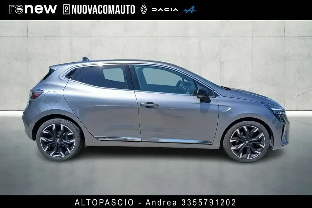 Usata Renault Clio V Techno 101 CV (74 kW) 2025 Grigio scisto Berlina