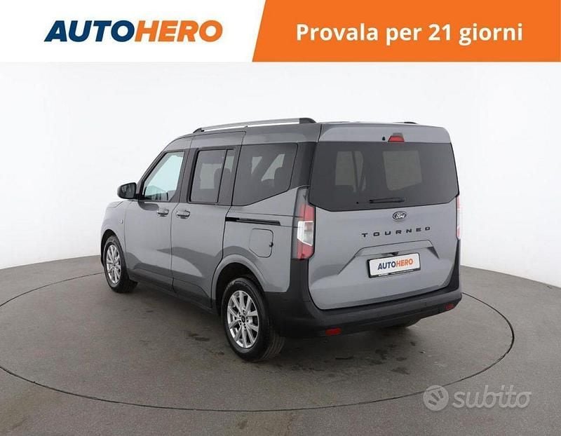 Usata Ford Tourneo Courier Titanium 125 CV (91 kW) 2024 Grigio Monovolume