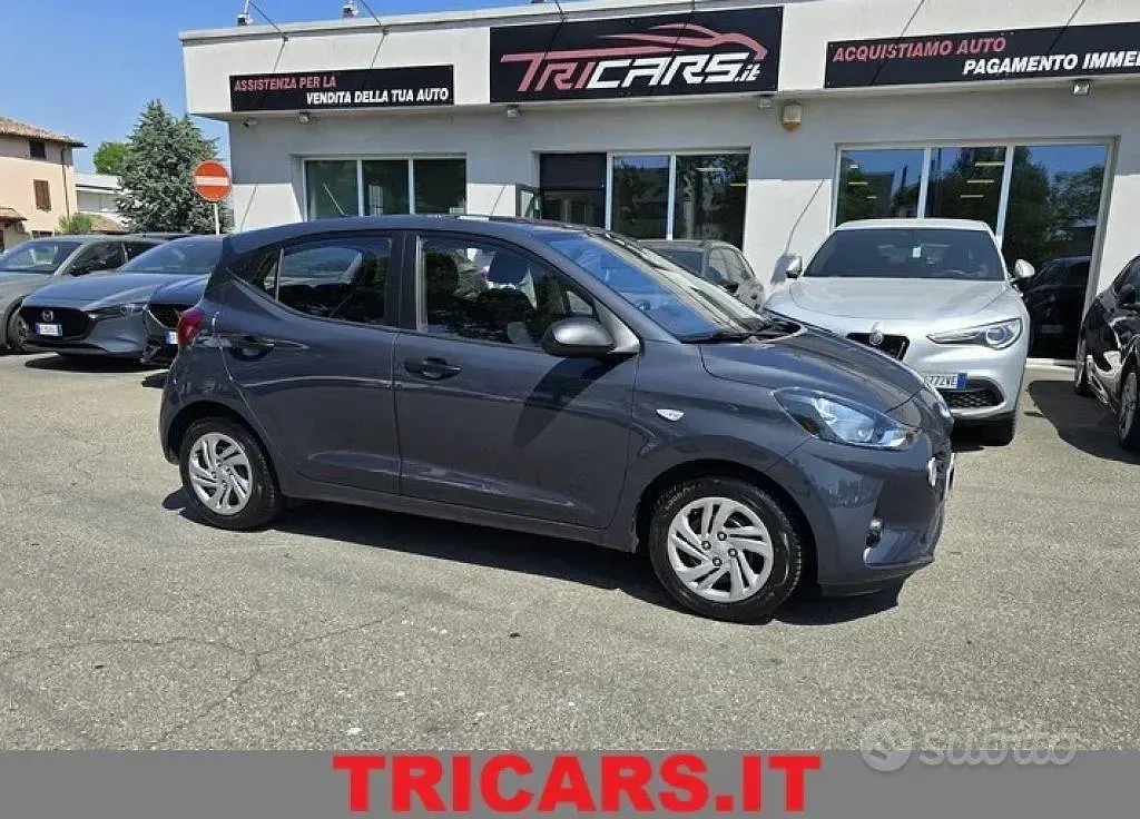 Usata Hyundai i10 67 CV (49 kW) 2022 Grigio Utilitaria