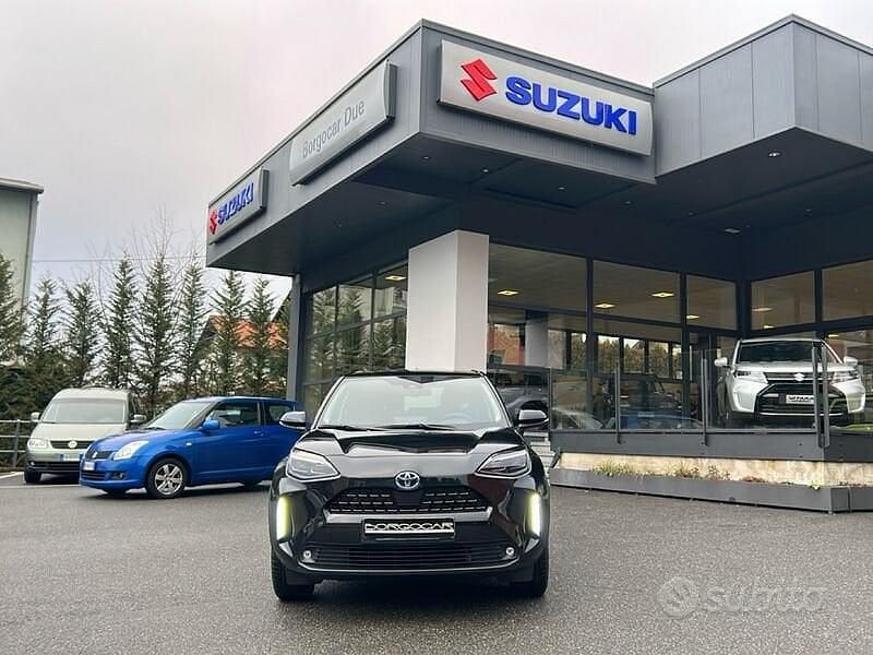 Usata Toyota Yaris Cross Lounge 116 CV (85 kW) 2022 Nero SUV