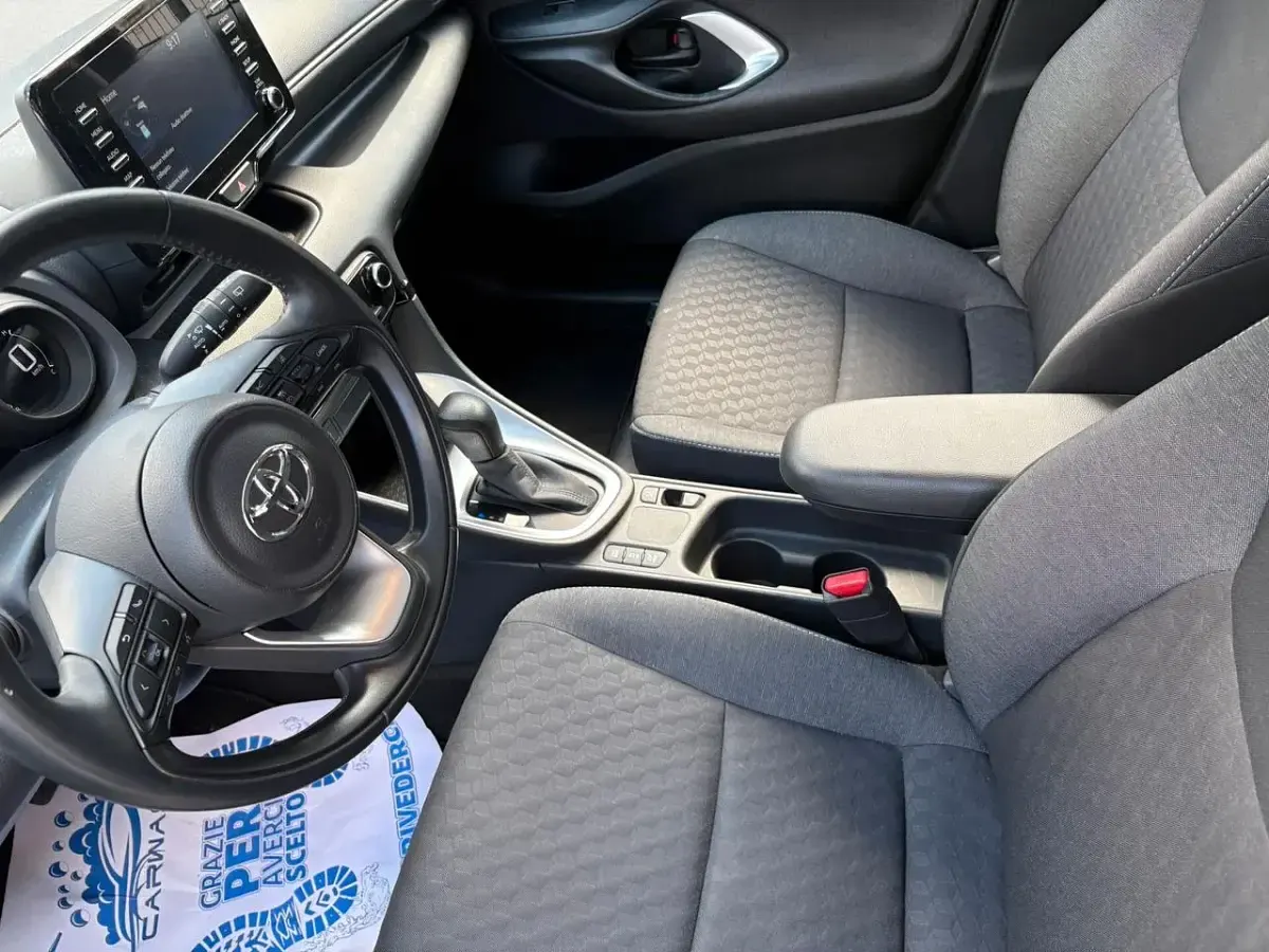 Usata Toyota Yaris Design 92 CV (67 kW) 2022 Nero Utilitaria