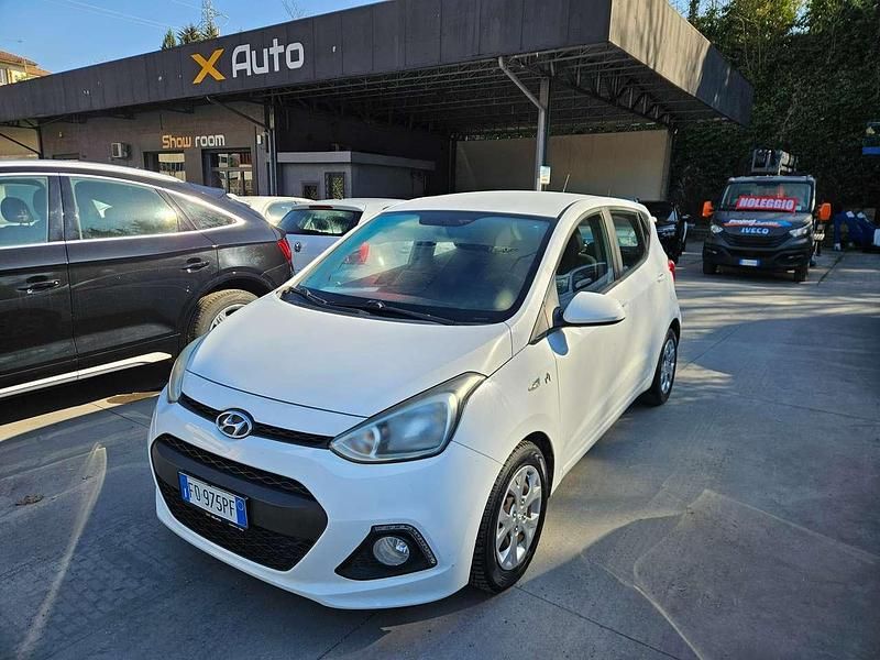 Usata Hyundai i10 67 CV (49 kW) 2016 Bianco Utilitaria