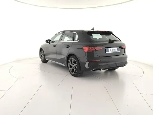 Usata Audi A3 S-Line 110 CV (80 kW) 2023 Nero mito metallizzato Berlina