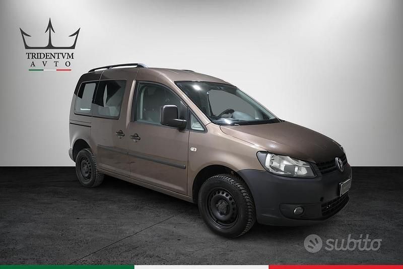 Usata VW Caddy Highline 110 CV (80 kW) 2012 Marrone Monovolume