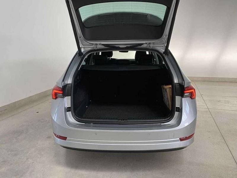 Usata Skoda Octavia Executive 150 CV (110 kW) 2022 Argento Station wagon