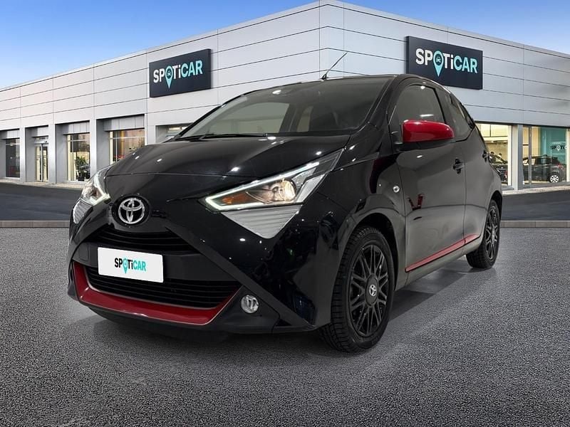 Nero Usata 2021 Toyota Aygo Connect Style Due volumi | 11.650 € (Buon prezzo) - Immagine 1/4