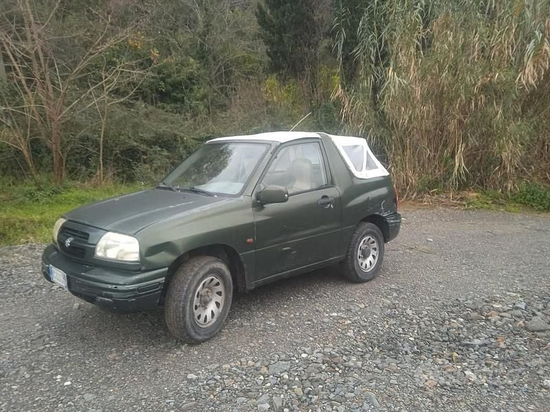 Usata Suzuki Vitara 94 CV (69 kW) 2001 Verde SUV