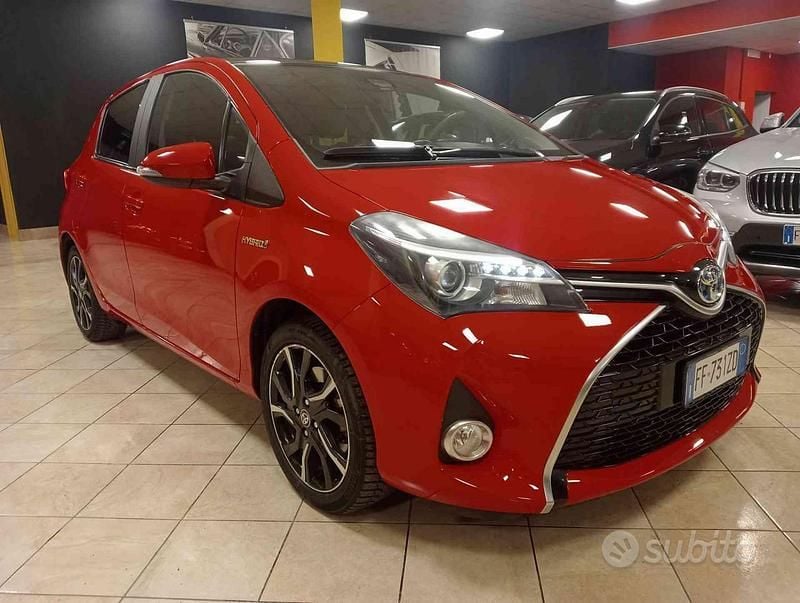 Usata Toyota Yaris Style 73 CV (53 kW) 2016 Rosso Berlina