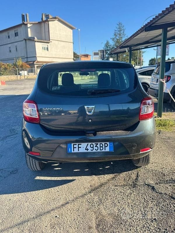 Usata Dacia Sandero 90 CV (66 kW) 2016 Grigio Berlina