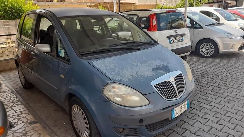 Usata Lancia Musa 70 CV (51 kW) 2006 Grigio Monovolume