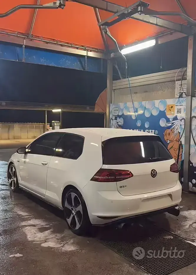 Używany VW Golf VII GTI 220 KM (161 kW) 2015 Biały Sedan/Limuzyna