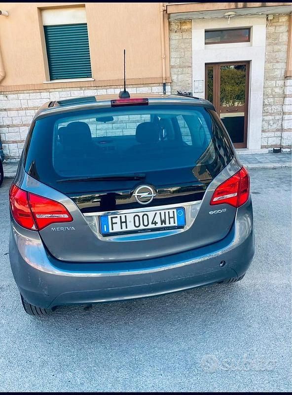 Grigio Usata 2017 Opel Meriva Monovolume | 5600 € (Super prezzo) - Immagine 1/4