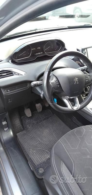 Usata Peugeot 2008 92 CV (67 kW) 2018 SUV
