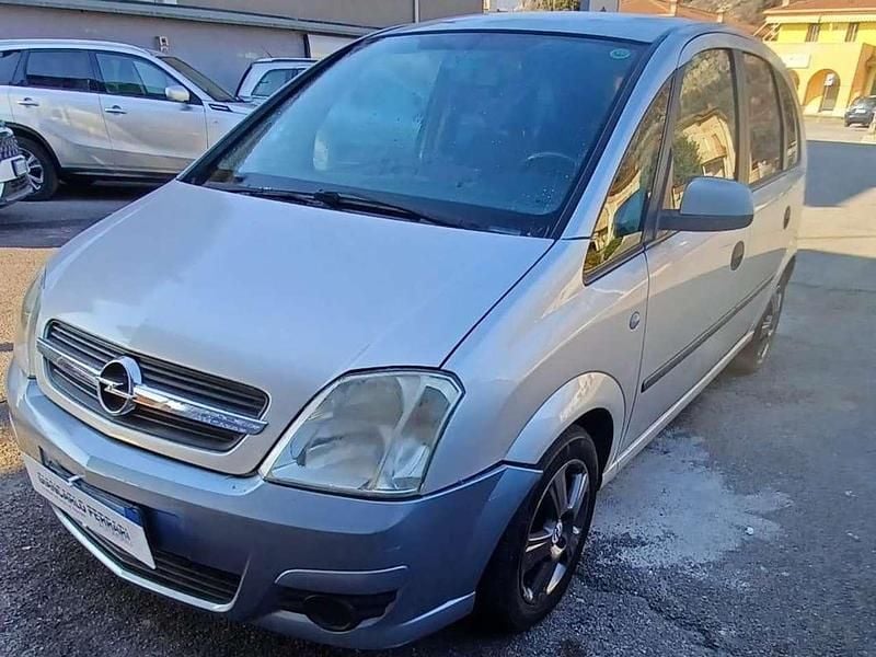 Usata Opel Meriva 101 CV (74 kW) 2005 Grigio Monovolume