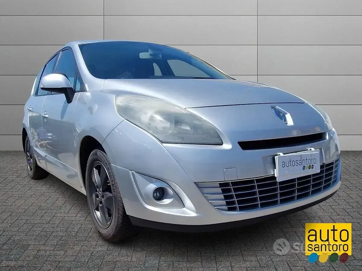 Usata Renault Scénic III Dynamique 110 CV (80 kW) 2011 Argento Monovolume