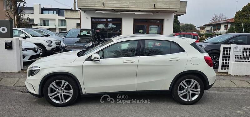 Usata Mercedes GLA200 136 CV (100 kW) 2014 Bianco SUV