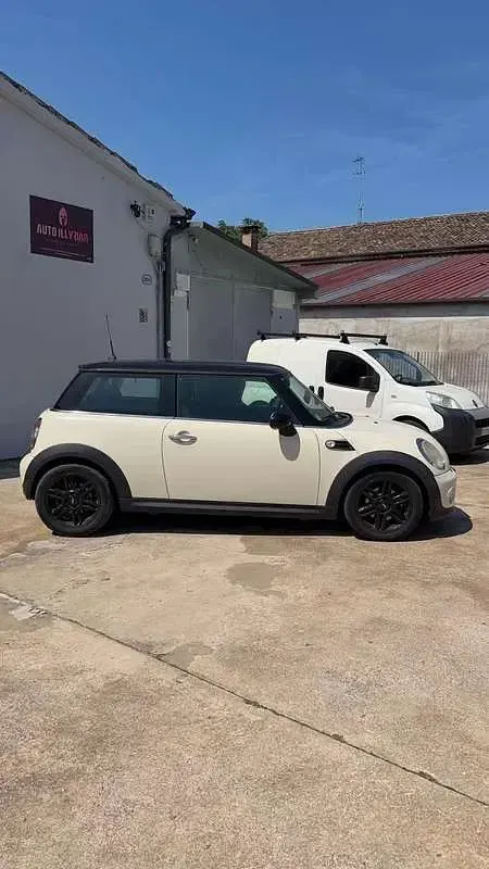 Usata Mini ONE 75 CV (55 kW) 2013 Utilitaria