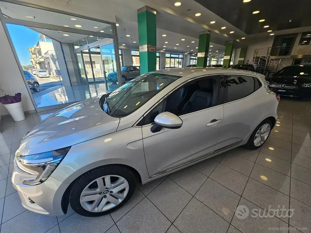 Usata Renault Clio V 91 CV (66 kW) 2021 Argento Berlina