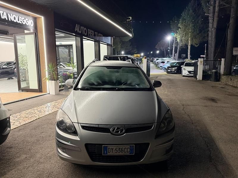 Usata Hyundai i30 Active 108 CV (79 kW) 2010 Argento Station wagon