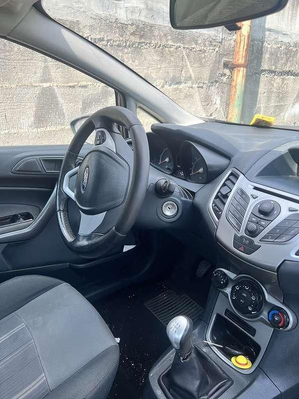Usata Ford Fiesta 95 CV (69 kW) 2010 Utilitaria