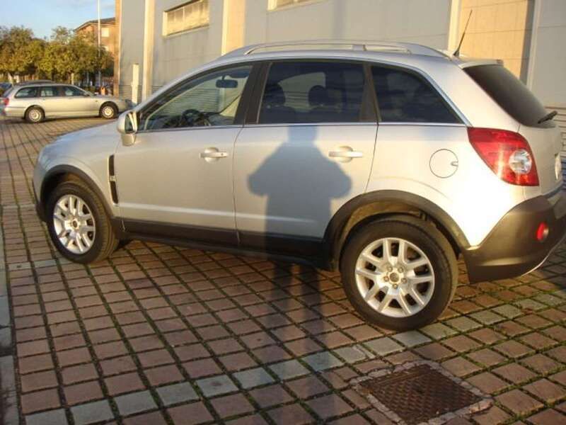 Usata Opel Antara 140 CV (102 kW) 2010 Argento SUV