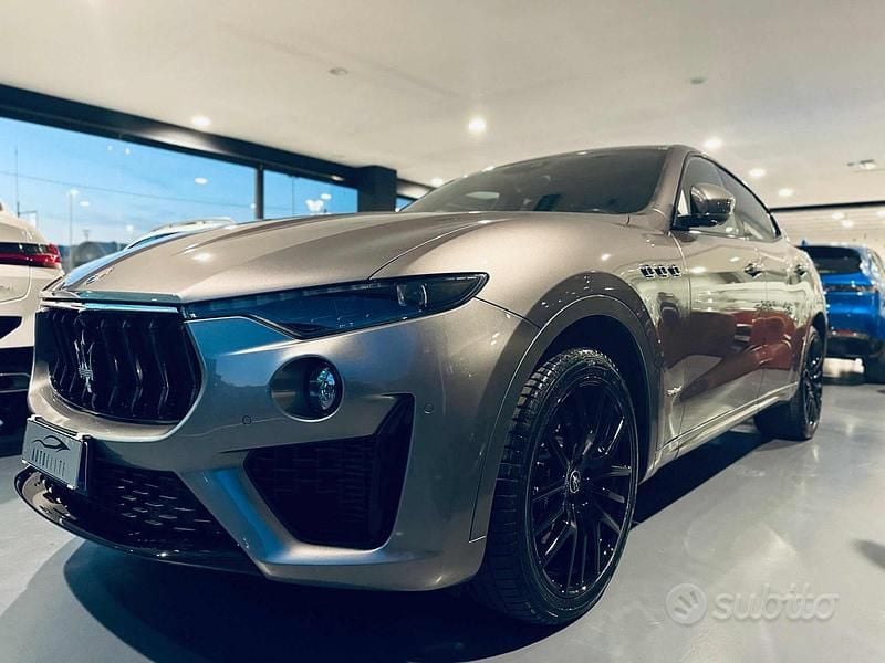 Usata Maserati Levante 275 CV (202 kW) 2021 Grigio SUV