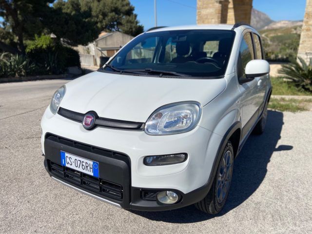 Usata Fiat Panda 4x4 S 75 CV (55 kW) 2013 Bianco Utilitaria