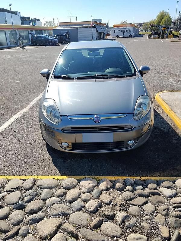 Usata Fiat Punto Evo Dynamic 75 CV (55 kW) 2010 Grigio Utilitaria