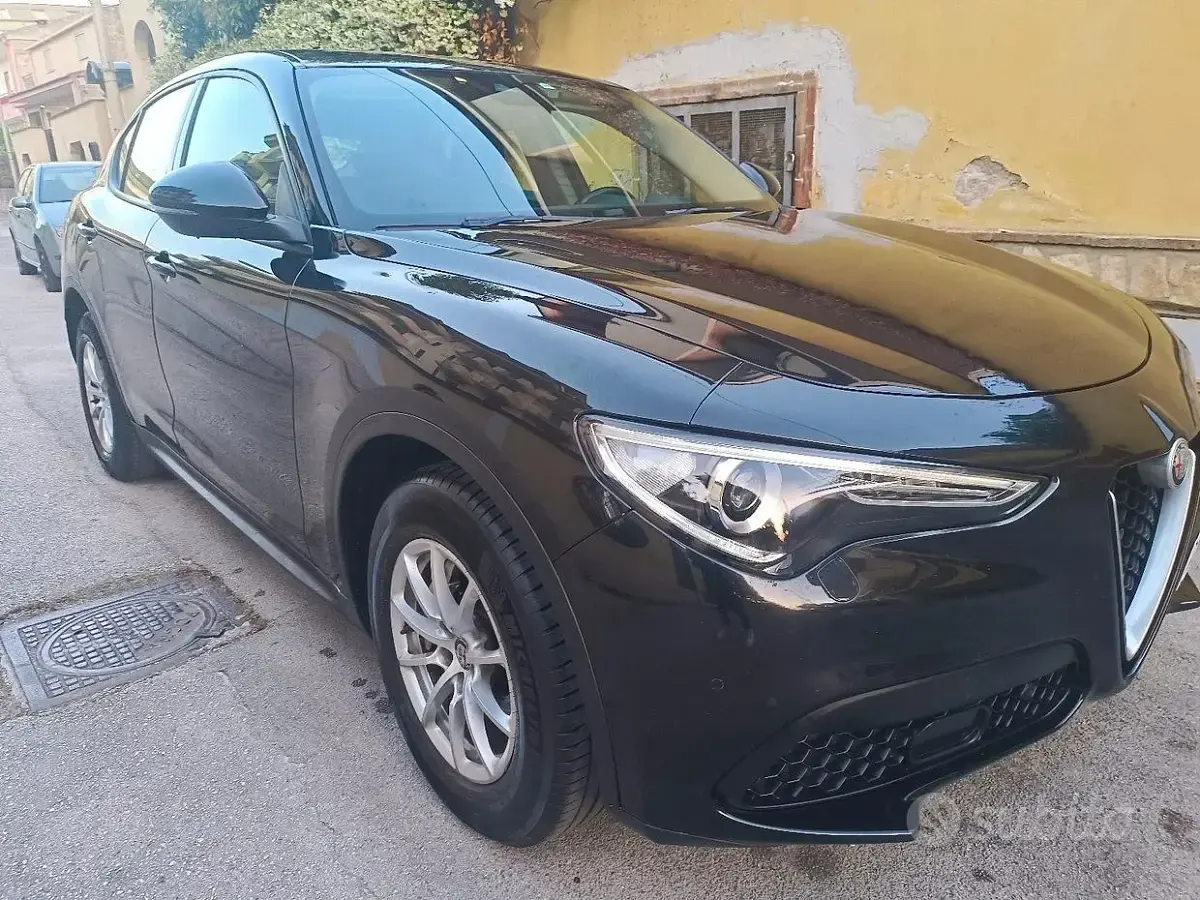 Usata Alfa Romeo Stelvio 160 CV (117 kW) 2020 Nero SUV