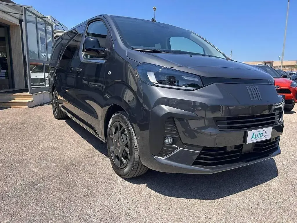 Usata Fiat E-Ulysse 130 kW (177 CV) 2025 Grigio Monovolume
