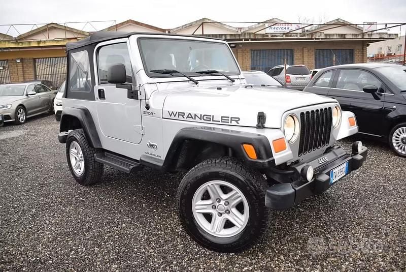 Usata Jeep Wrangler Sport 143 CV (105 kW) 2005 Grigio SUV