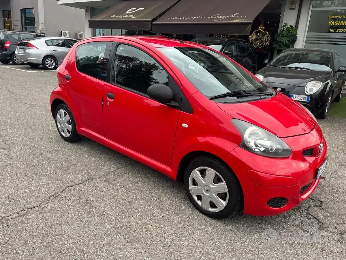 Brugt Toyota Aygo Sol 68 HK (50 kW) 2010 Rød Hatchback