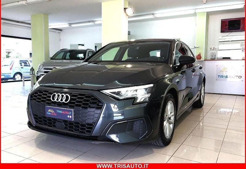 Usata Audi A3 e-tron Business 150 CV (110 kW) 2021 Grigio Utilitaria